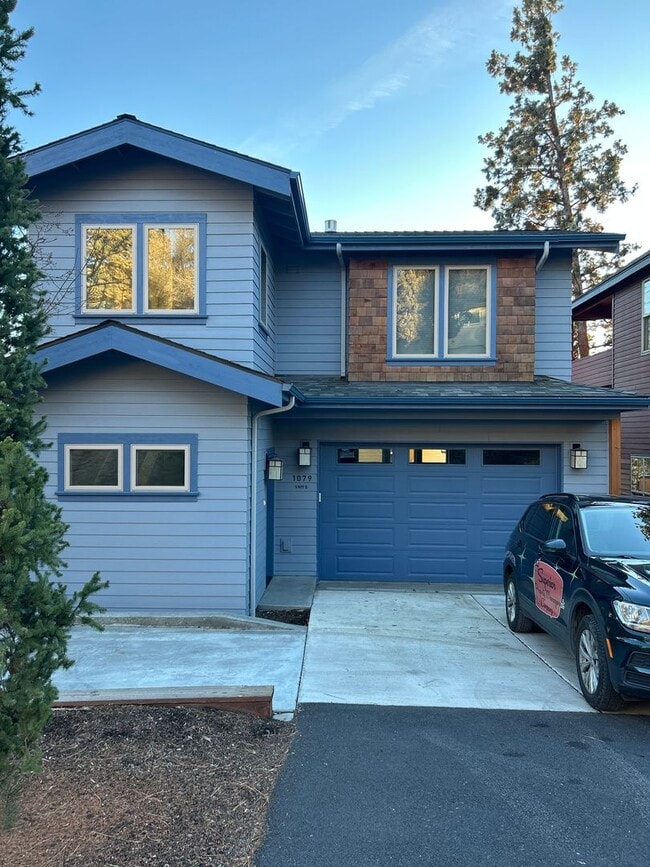 Photo - 1079 NW Quincy Ave Unit 2