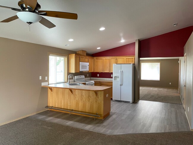 Photo - 1900 Leanne Ave