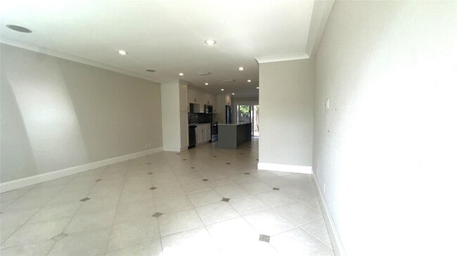 Photo - 1917 NE 3rd St