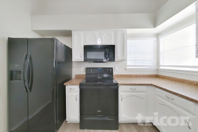 Photo - 7811 Bluff Trail Dr