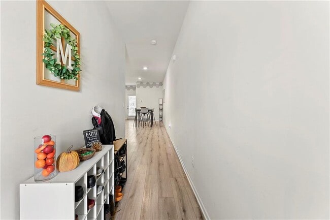Photo - 1840 Fabian Wy SW