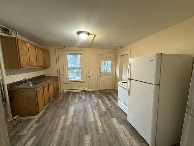 kitchen - 478 Windham Rd Unit 478 Windham rd