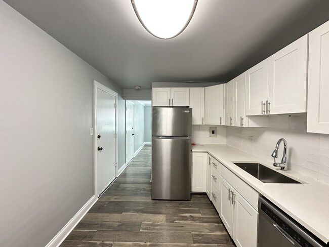 6711 N California Ave Unit WG