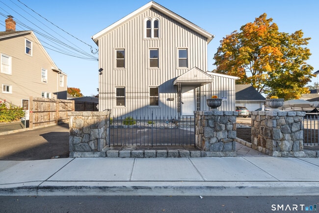 14 Plymouth Ave