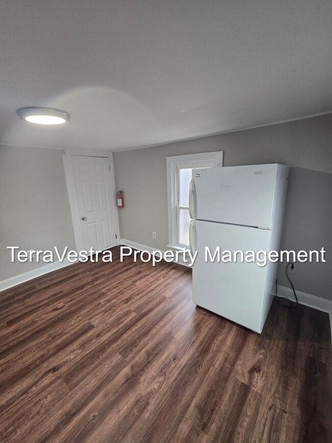 Photo - 15 Pike Ave Unit 2 (Upstairs)
