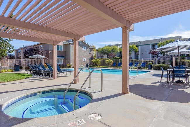 Knollwood Meadows Apartments