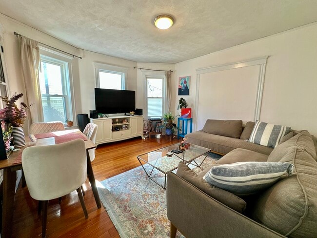 Photo - 369 Centre St Unit 3