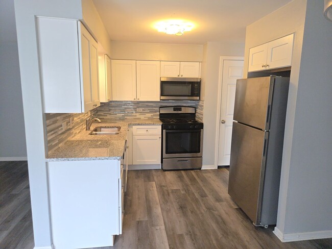 Photo - 110 W 66th St Apartment Unit 1