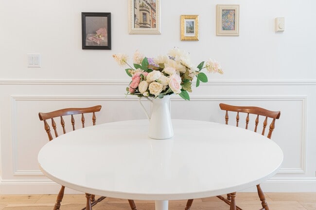 Photo - 1249 Granville St