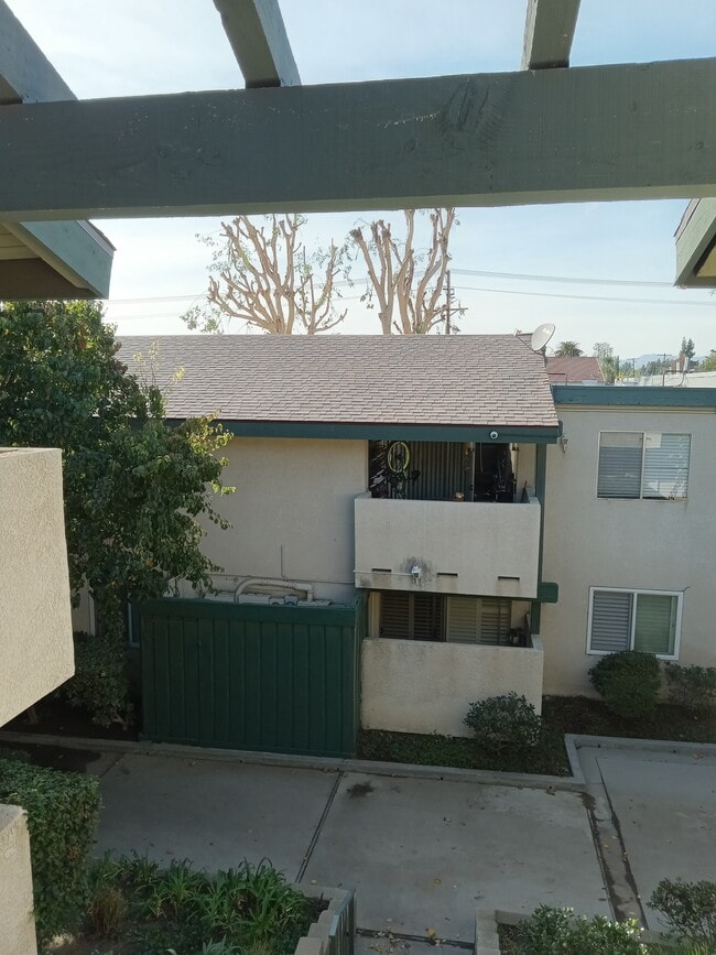 Photo - 10636 Woodley Ave Unit 34