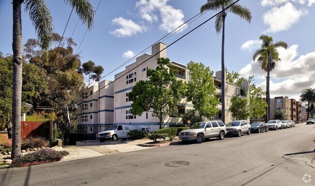 Building Photo - $3200 / Fabulous 2br / 2ba condo (Bankers ... Unit 204