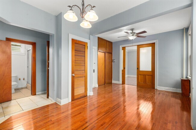 Photo - 21 49th St