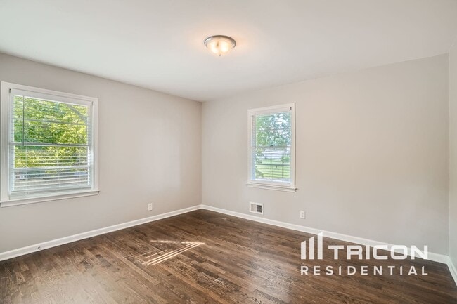 Photo - 3581 S Sherwood Rd SE