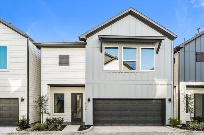 Building Photo - 833 Dorchester St