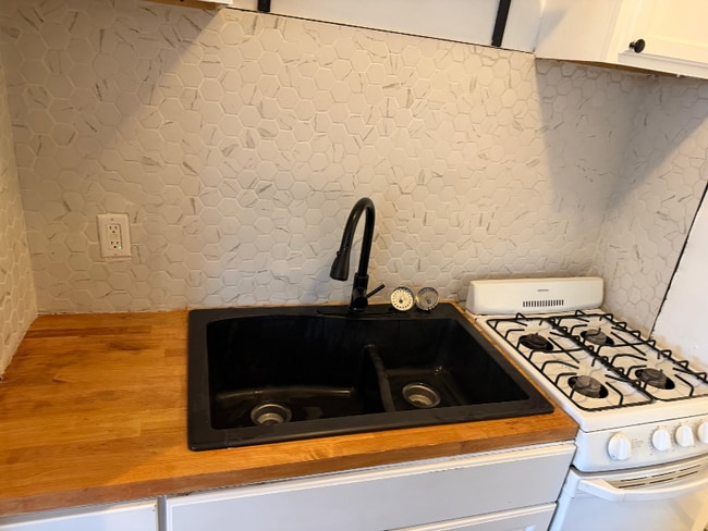 Photo - 15236 Tireman Ave Unit 1