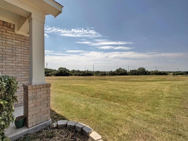 Photo - 15104 Fernhill Dr