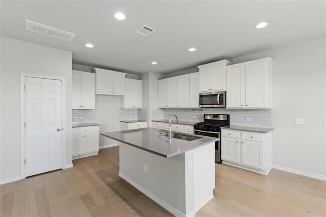 Photo - 11805 Caithness Way