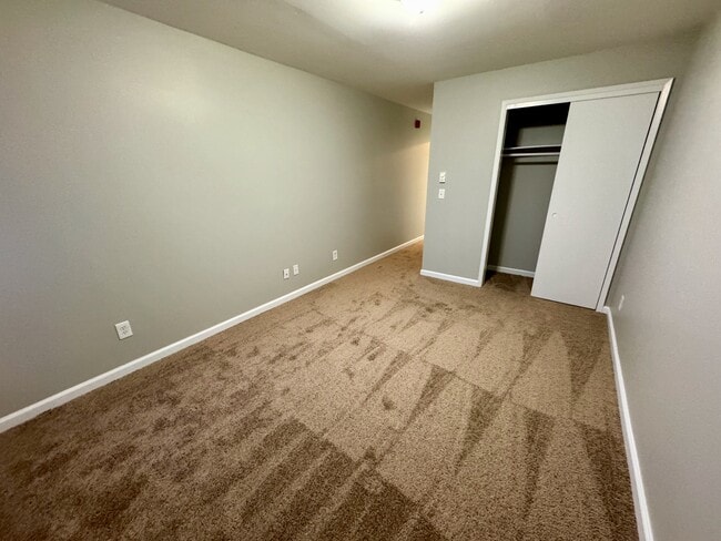 Photo - 400 Taylor Ave NW