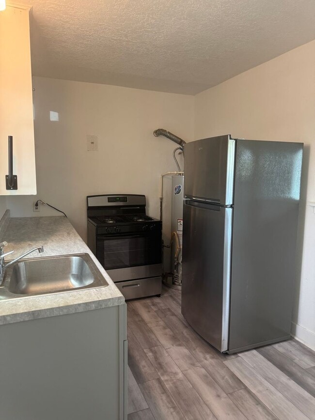 Building Photo - 316 Columbia Dr SE Unit 1/2 Rental