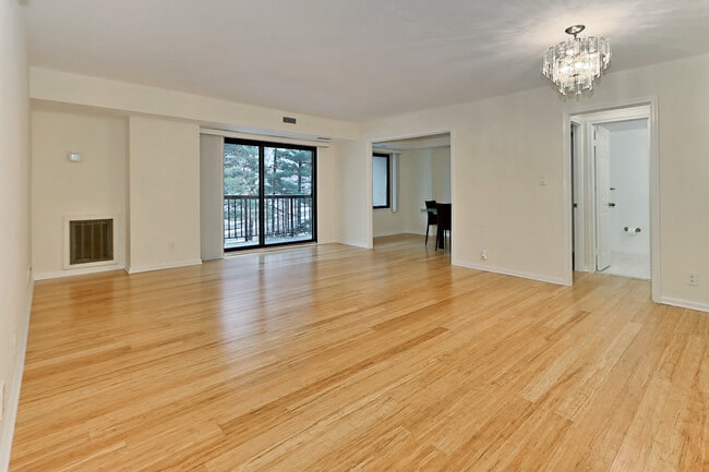 Photo - 3800 Powell Ln Unit 314