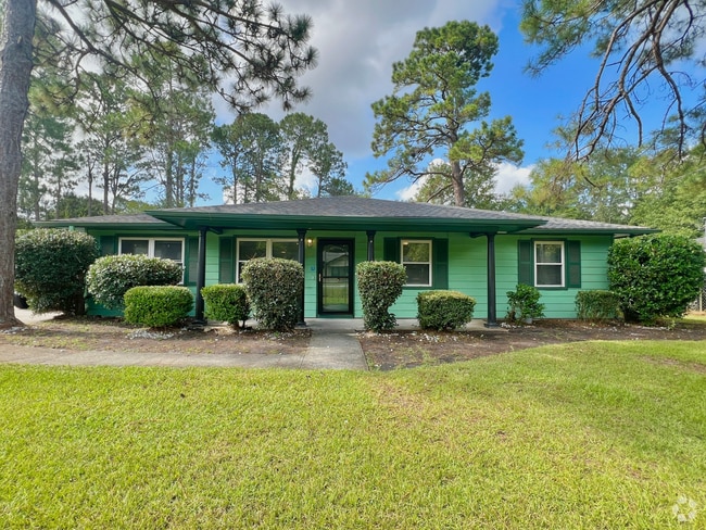 Building Photo - AVAILABLE JULY 2025  [NO PETS] Rental