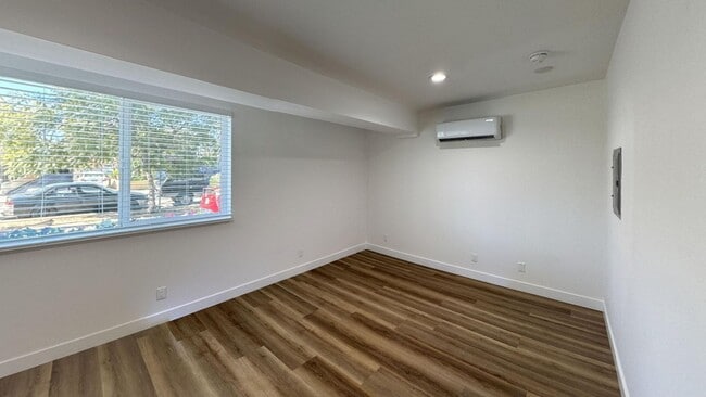 Photo - 3630 Midvale Ave Unidad 3632