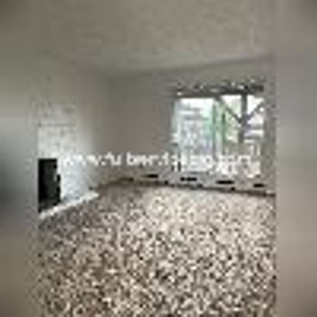 Photo - Sweet Seatac 2 BD Top Floor Condo+Parking! Unidad 214