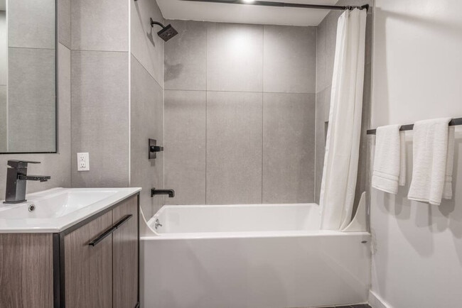 583 Lorimer St Unit SI ID1013673P
