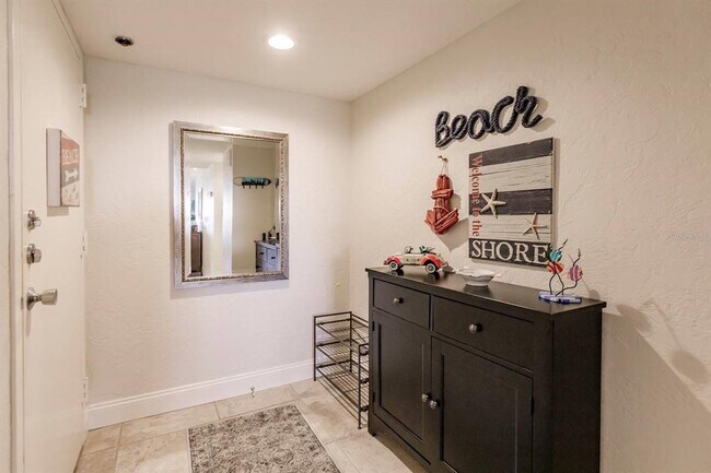 1125 W Peppertree Dr Unit 605