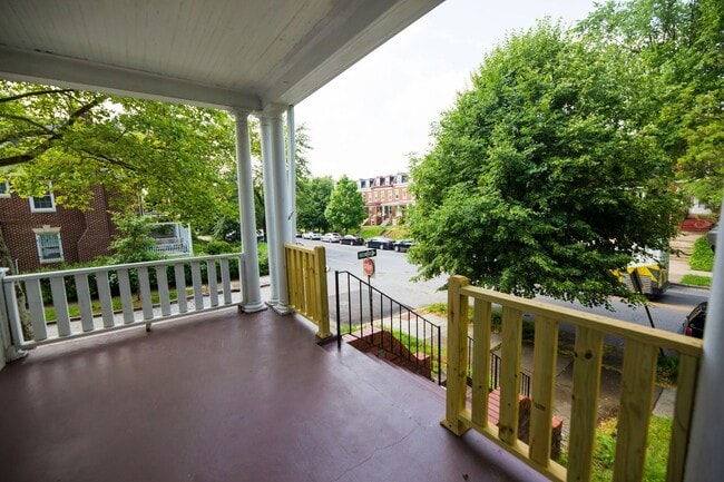 Photo - 2026/2027 JHU Off-Campus 5bd/3ba Charles Village w/ W/D & parking!.. Available 6/9/26