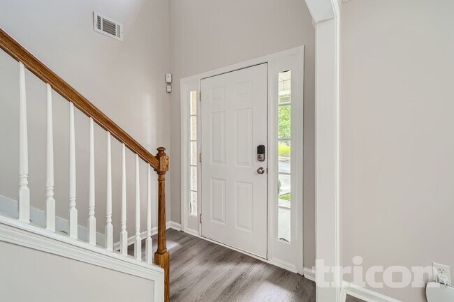 Photo - 5799 Village Loop