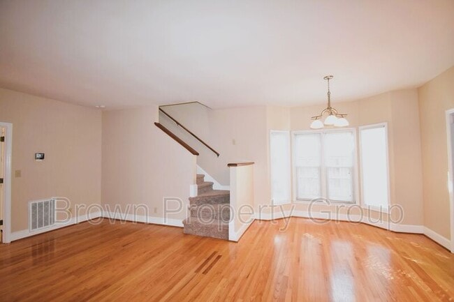 Photo - 741 Victorian Pl