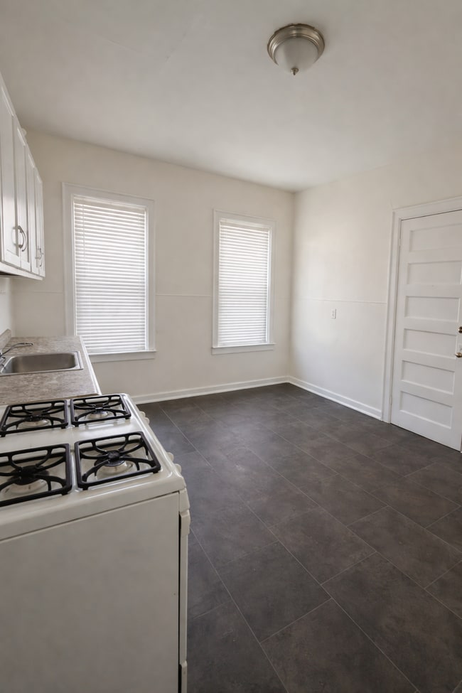 Kitchen - 3809 W Galena St