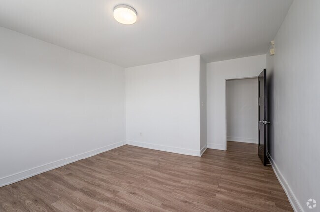 1BR, 1BA - 750SF - Bedroom