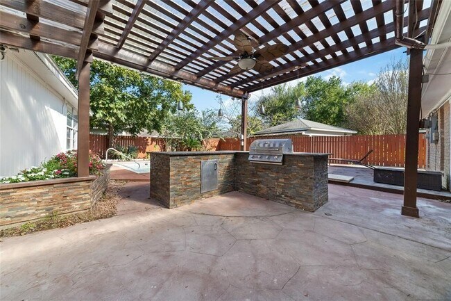 Photo - 22122 Woodrose Dr