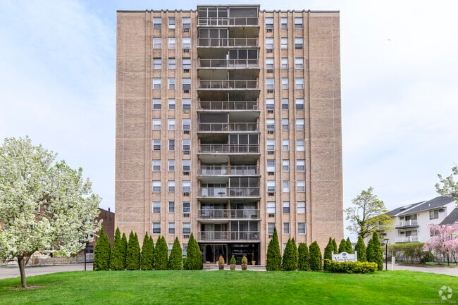 Building Photo - 65 Glenbrook Rd Unit APT 1G