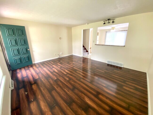 Photo - 1827 Thackeray Ave NW Unidad 1827