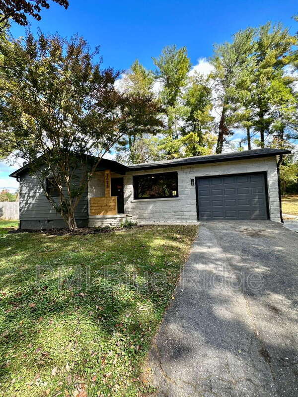 Building Photo - 2028 Arlington Pl Rental