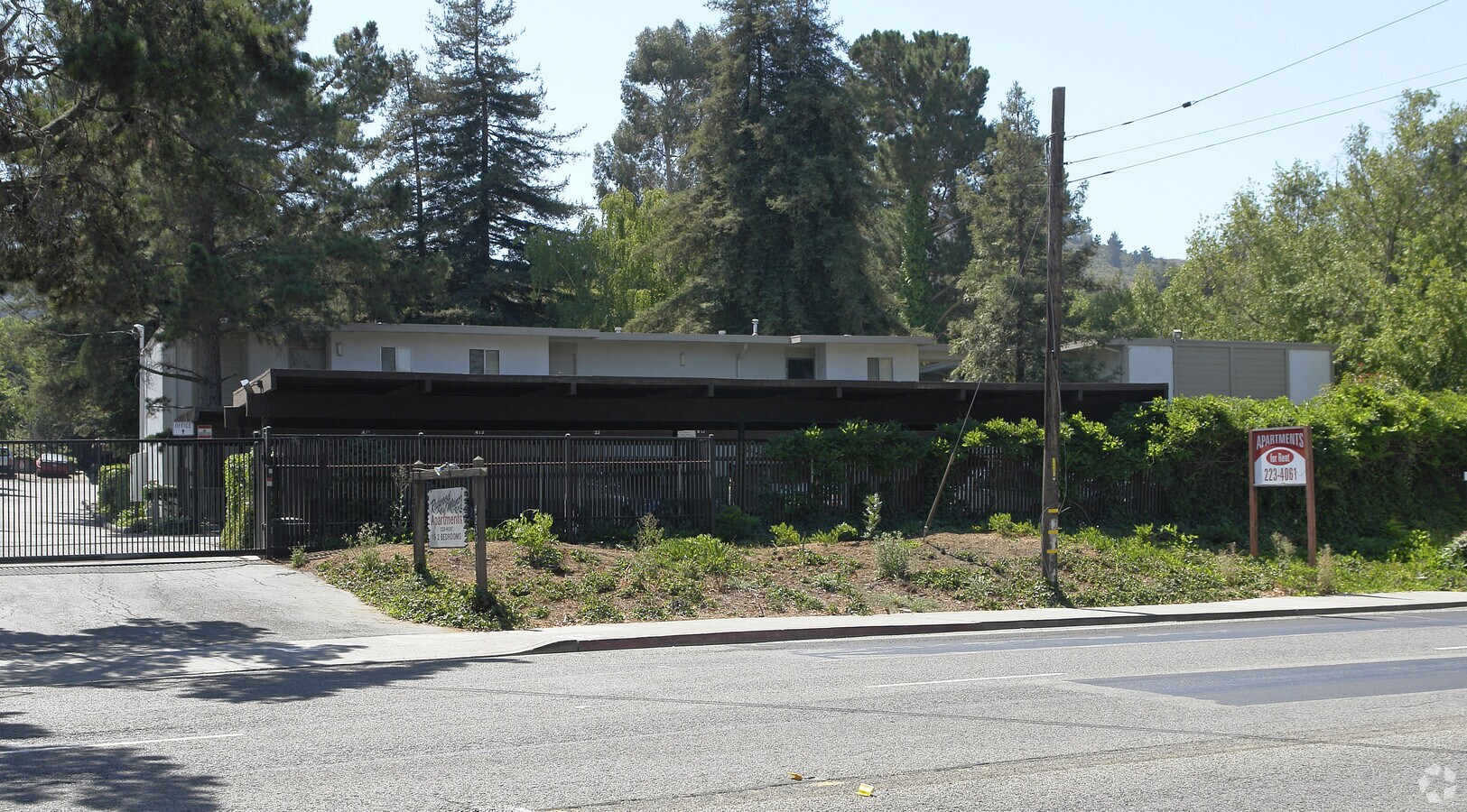 Redwood Manor Apartments - Redwood Manor Apartments