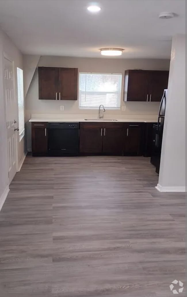 Building Photo - 701 E Hanlon St Rental