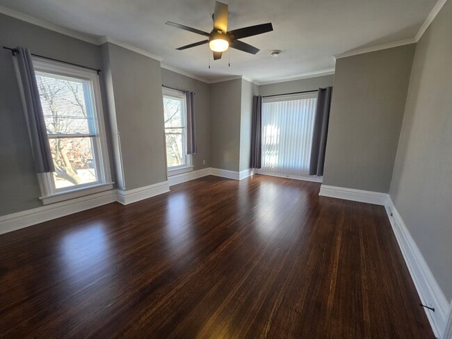 Building Photo - 701 Wilson St Unit 701 1/2