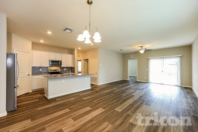 Photo - 14384 Gunsight Pass