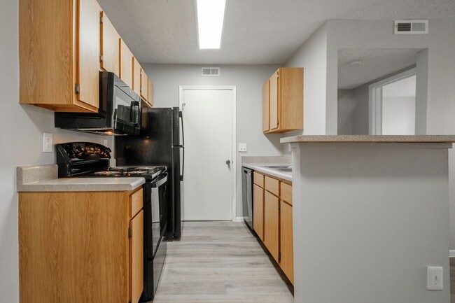 Lake Forest Apartments