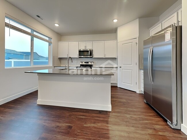 Photo - 7742 Brenden St SW