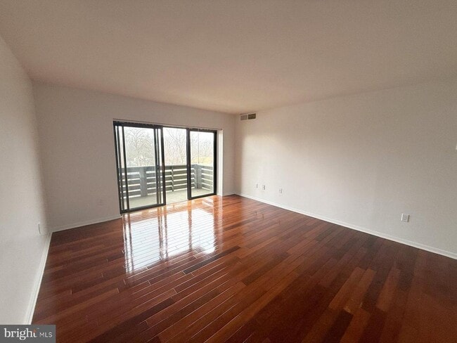 Photo - 606 Cooper Landing Rd Unit B-6L