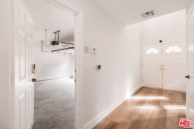 Photo - 5200 White Oak Ave Unit 33