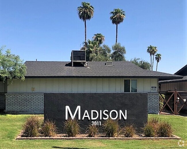 Building Photo - Summer Special $500 off move-in by 7/15 - ... Unit 02 Rental