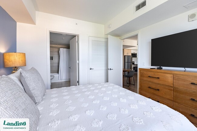 Photo - 200 NE 1st Ave Unit 911