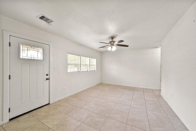 Photo - 214 Schilling Ave