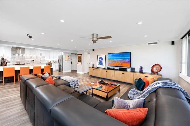 Building Photo - 736 Island Way Unit 602